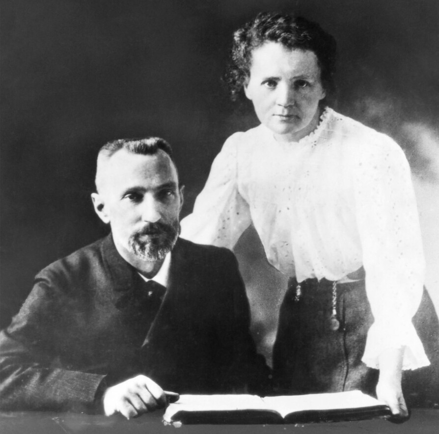 <b>NOTATBOK:</b> Pierre og Marie Curie gjorde en historisk oppdagelse og fikk nobelpriser og internasjonal berømmelse. Men jobben kostet dem livet.