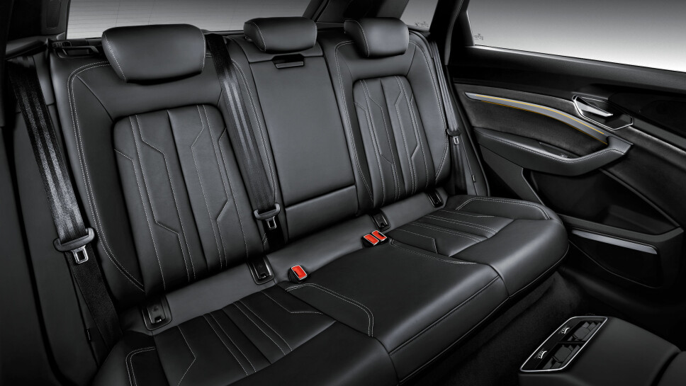 <b>ROMSLIG: </b>Det skal være god plass til fem mennesker i Audi e-tron.