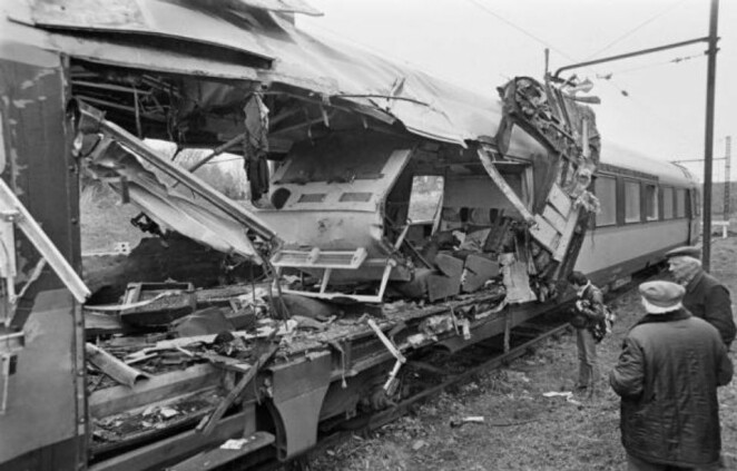 960x614_train-toulouse-paris-le-capitole-endommage-attentat-29-m