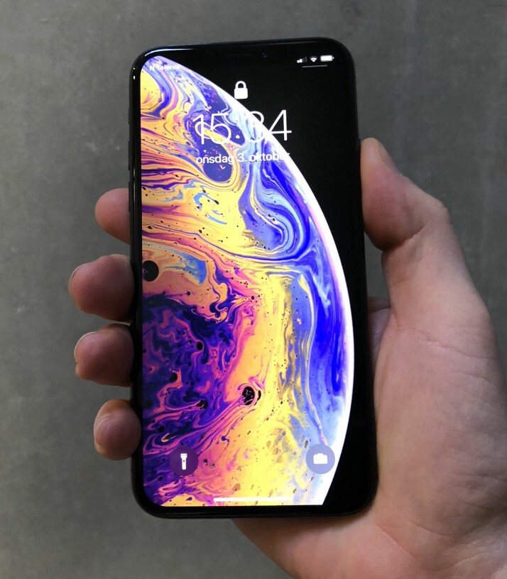 HENDIG STØRRELSE: iPhone Xs med skjerm på 5,8 tommer har en hendig størrelse.