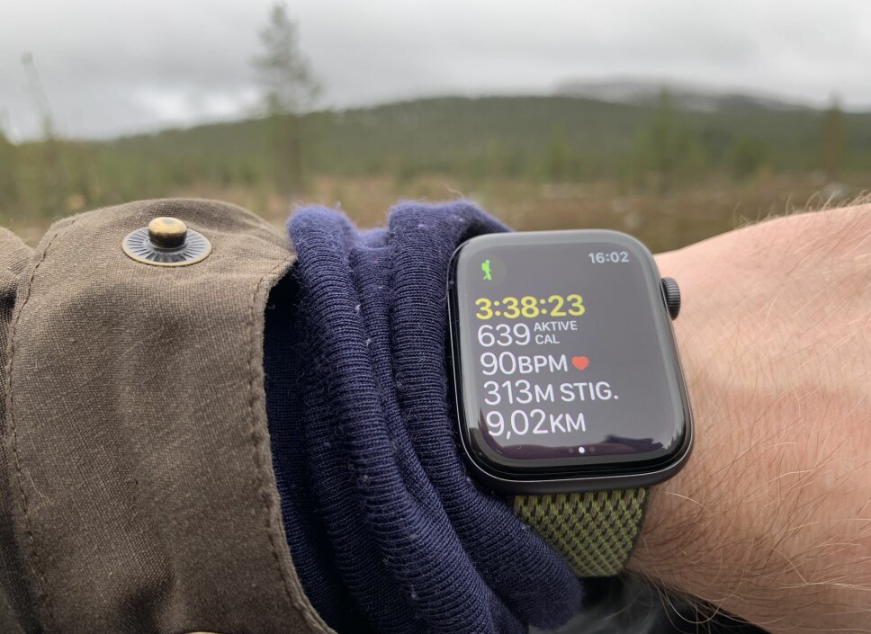 <b>FJELLTUR:</b> Med Watch OS 5 kom muligheten til å registrere en fjelltur i Apples innebygde aktivitetsapp. Med Apple Watch Series 4 er det null problem å se informasjonen på skjermen. En snaut fire timers tur gjør imidlertid sitt innhugg i batteritiden.
