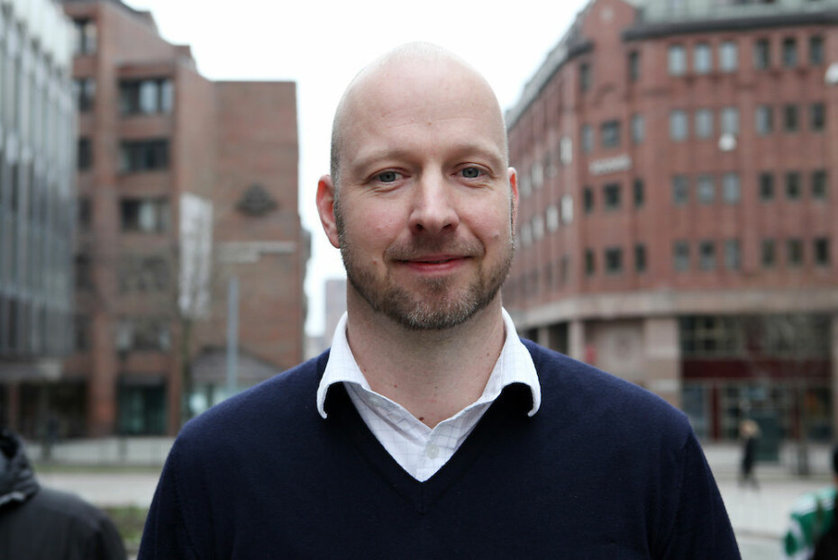 FORHOLDER SEG TIL LOVVERKET: Avdelingsdirektør i Helsedirektoratet, Jakob Linhave, sier de forholder seg til lovverket som eksisterer i dag. Han kan ikke si noe om tobakksfri snus en gang i fremtiden vil bli tilgjengelig i norske butikker.