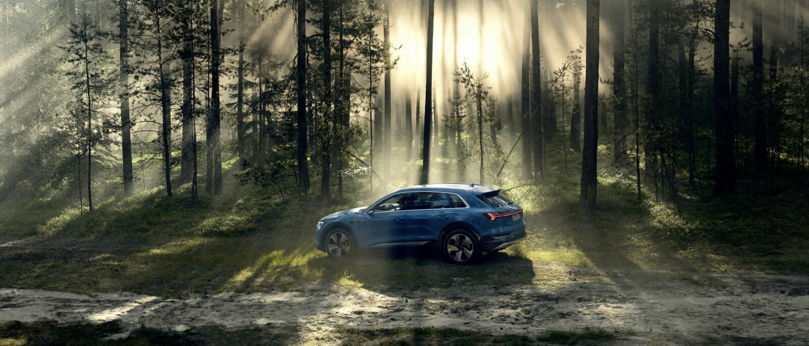 Når Audi melder seg på i elbil-klassen er det med en fullverdig familie-SUV. Det har ikke gått upåaktet hen i Norge.