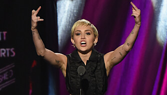 Miley Cyrus er blant kjendiskvinnene som har lagt bort barberhøvelen.