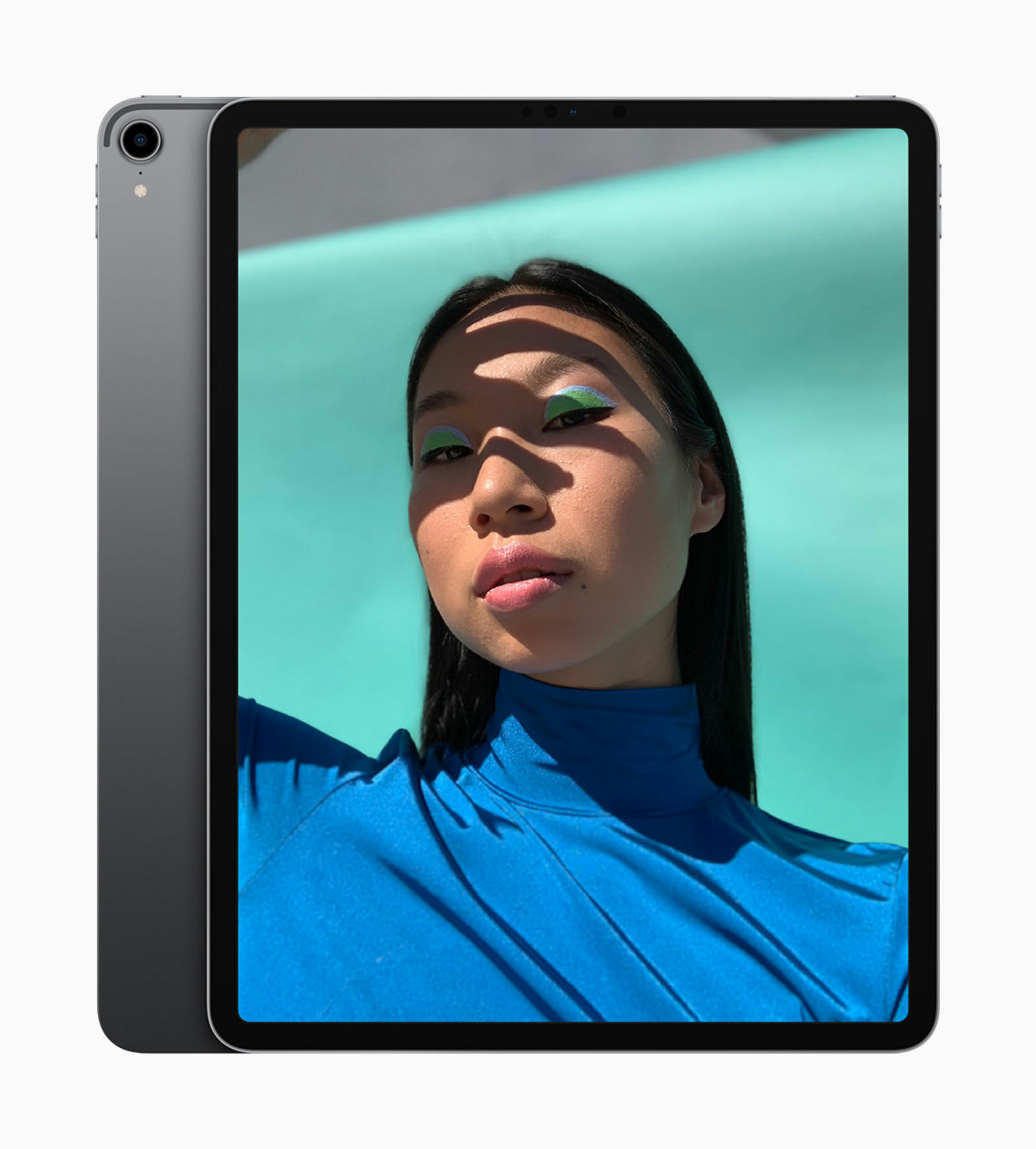 KAMERA: På baksiden av nye iPad Pro sitter et 12 MP kamera med en ƒ/1,8-blenderåpning. Smart HDR-teknologien fra iPhone XS, XS Max og XR er også å finne i iPad Pro 2018. På framsiden sitter et TrueDepth-kamera på 7 MP.