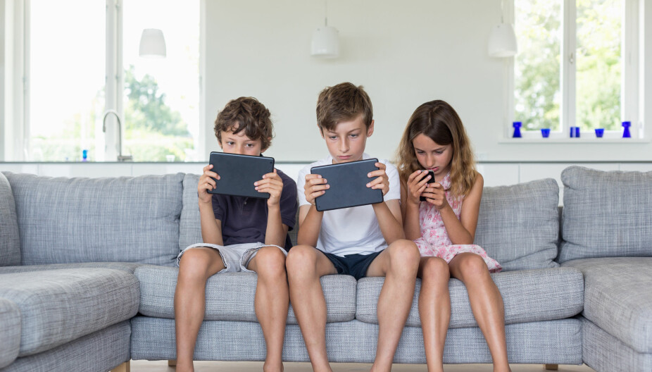 BARN OG NETTVETT: Åpenhet og dialog mellom barn og voksne er en viktig faktor for god og trygg internettbruk.