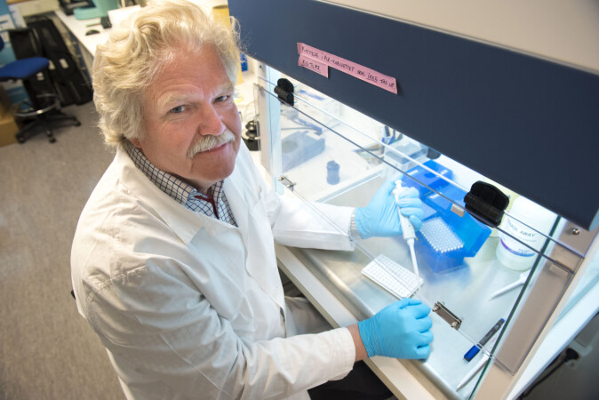 FORSKER: – Konsekvensene av et biologisk angrep på Norge vil
være enorme, advarer forskningssjef Jan Ivar Botnan ved FFI.