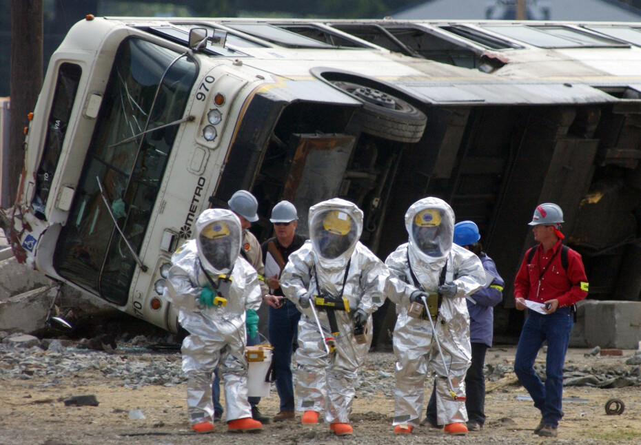 BIOTERROR: Etter flere
miltbrannangrep i 2001, har USA
trappet opp beredskapen mot
biologisk terror. Her fra en
øvelse i Seattle der man
simulerte angrep av en
bakteriebombe mot en storby.