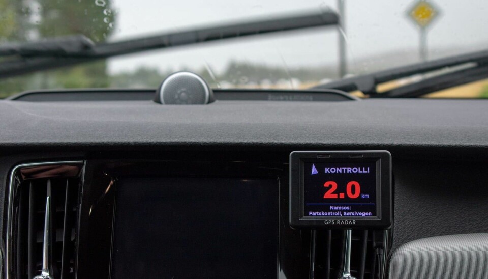 Varsling av kontroller har vi hatt i mange år. Men selskapet bak en en løsningene går nå ett skritt lenger. De gir «botgaranti» dersom en kunde med GPS Radar får fartsbot fordi systemet ikke har varslet i tide.