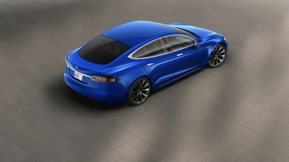 <b>METALLTAK:</b> Kommer Tesla til å tilby Model S med metalltak igjen?