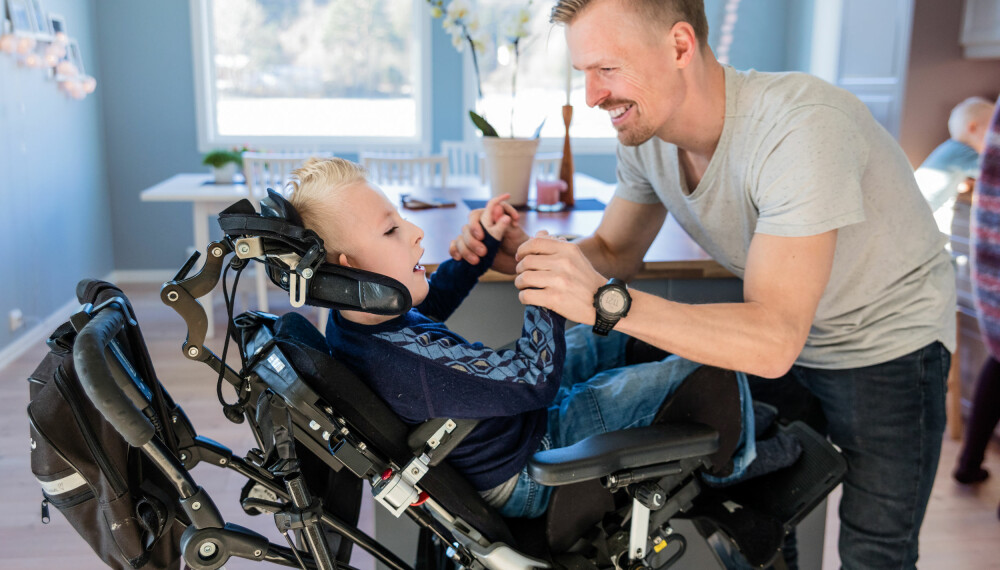 ALLTID MED: – Vi liker å ha Caspian med oss i alt vi gjør. Han bidrar bare ved å være til stede. ALLTID MED: – Vi liker å ha Caspian med oss i alt vi gjør. Han bidrar bare ved å være til stede.