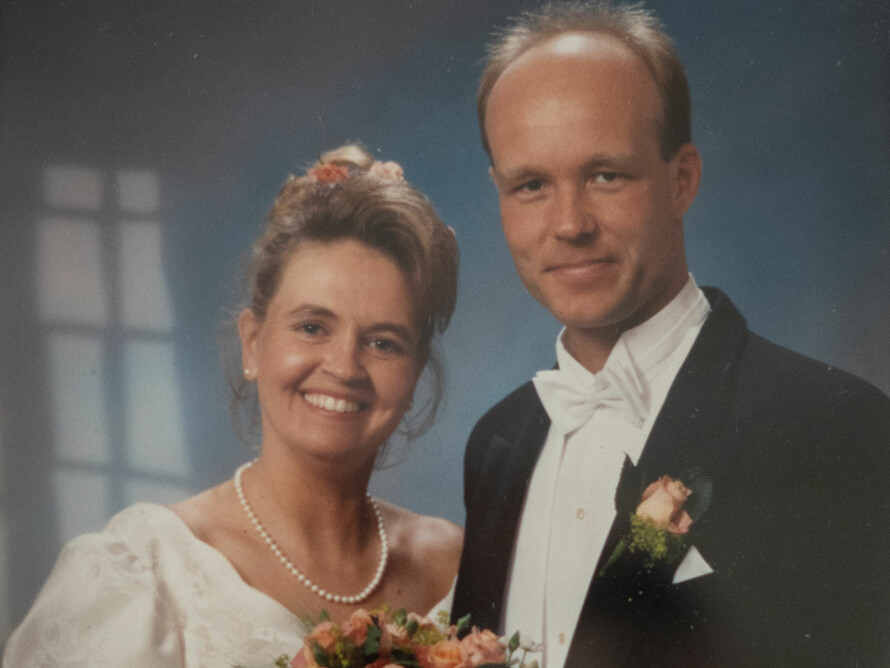 SISTE SMIL: Weines og Evas bryllupsfoto. Bare to måneder etter vielsen skal tilværelsen forvandles til et langt og uvirkelig mareritt.