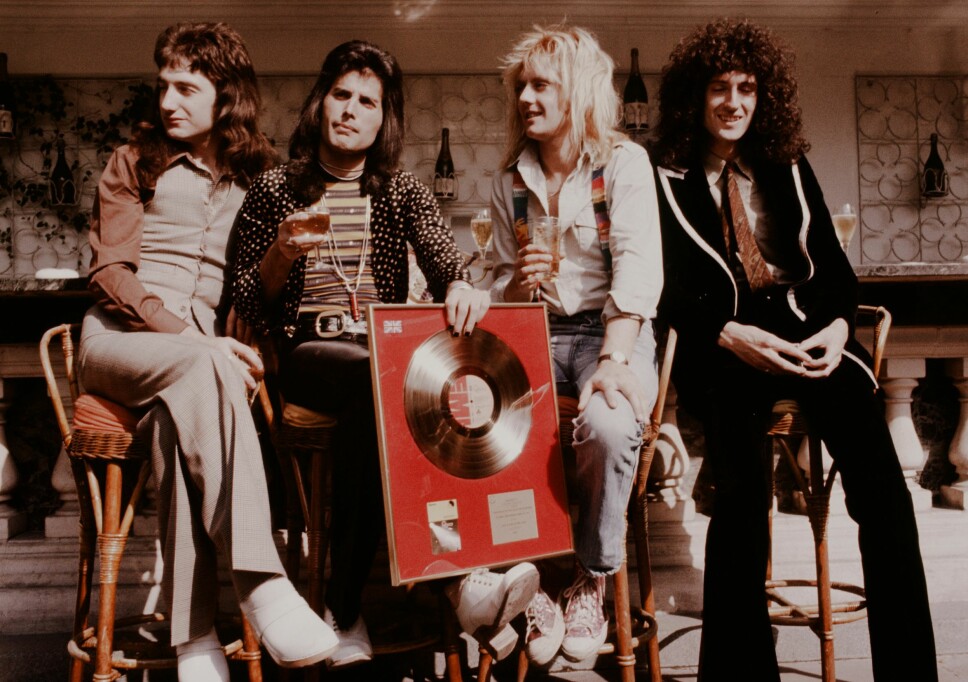 QUEEN: Solgt til gull for første gang med debuten «Tokyo» . Bildet er fra 1974. Fra venstre: John Deacon, Freddie Mercury, Roger Meddows-Taylor og Brian May.