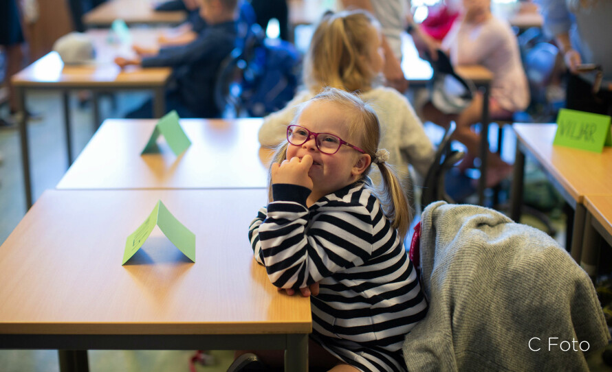 Skolejente: Stolt Milla som gleder seg til å begynne på skolen.