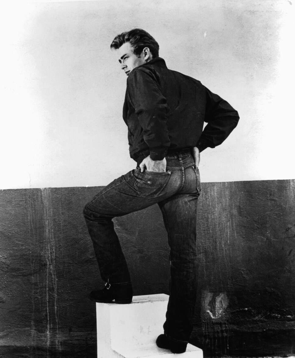 REBELSK: James Dean kledde seg i jeans i Rebel Without a Cause fra 1955.