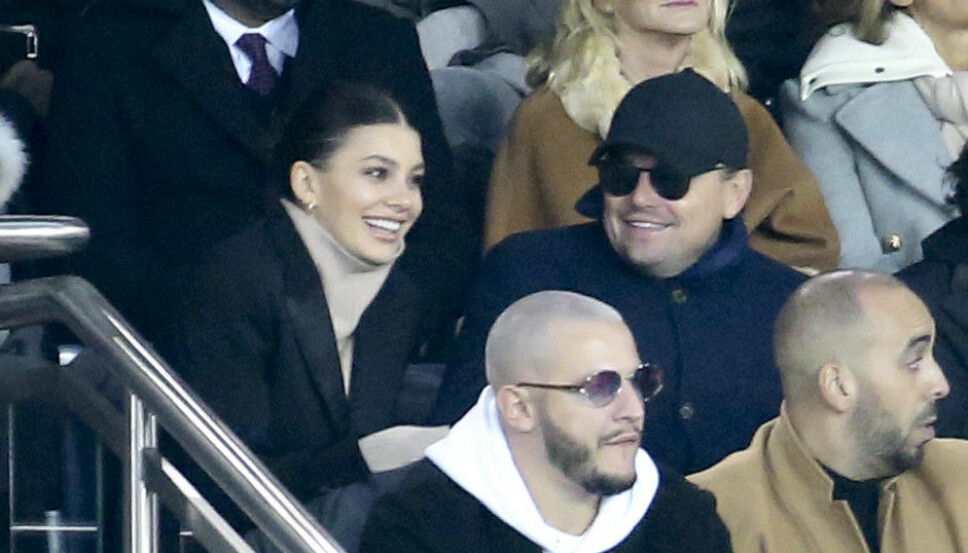 TURTELDUER: Camila Morrone og Leonardo DiCaprio skal ifølge ryktebørsen være klare for å ta forholdet til neste nivå. Her på fotballkamp 28. november 2018.