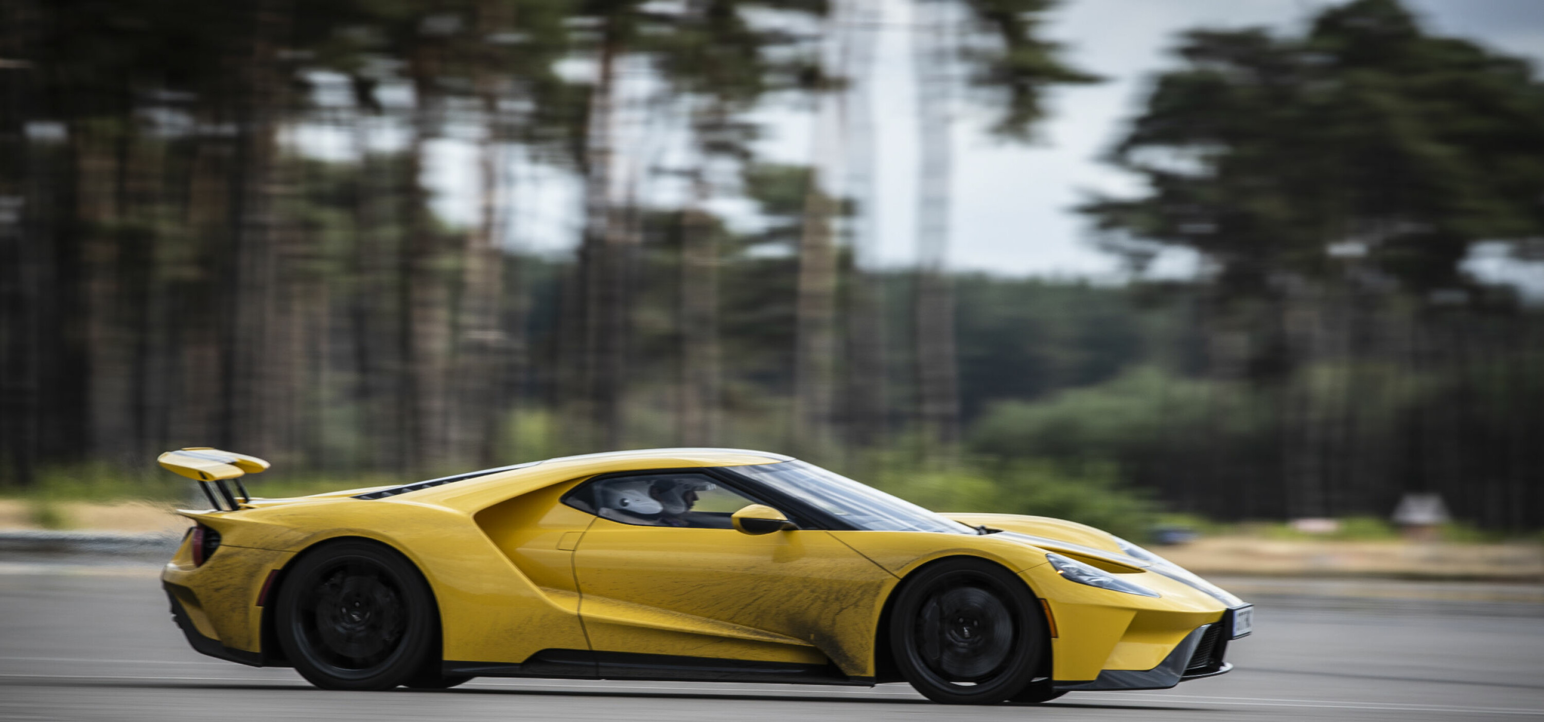 MODUS: Normalmodus gir rom for ørlite krenging. I trackmodus bokstavelig talt faller GT fem centimeter nærmere asfalten. Forskjellen er ytterst merkbar