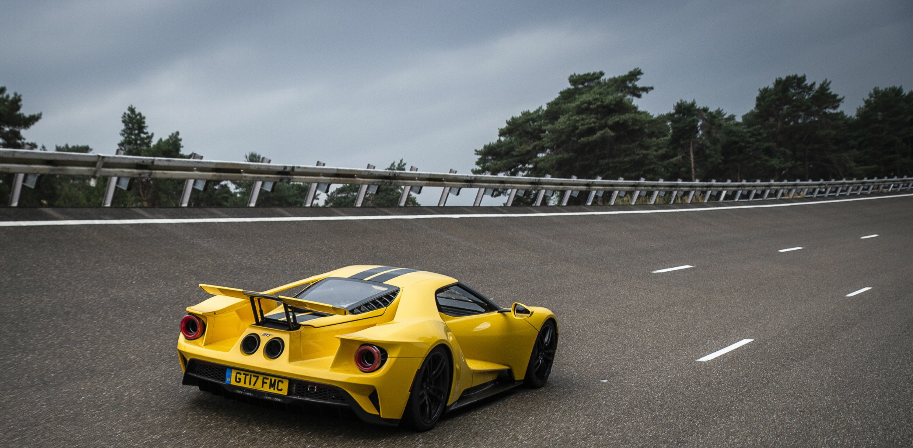 KREVENDE: GT er ingen liten bil. Den er 478 cm lang og like over to meter bred.