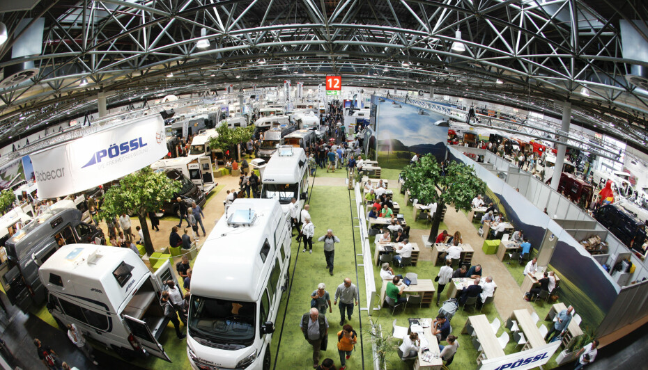 VERDENS STØRSTE: Neste års bobil-nyheter vises frem på verdens største bobilmesse i Düsseldorf hver høst.