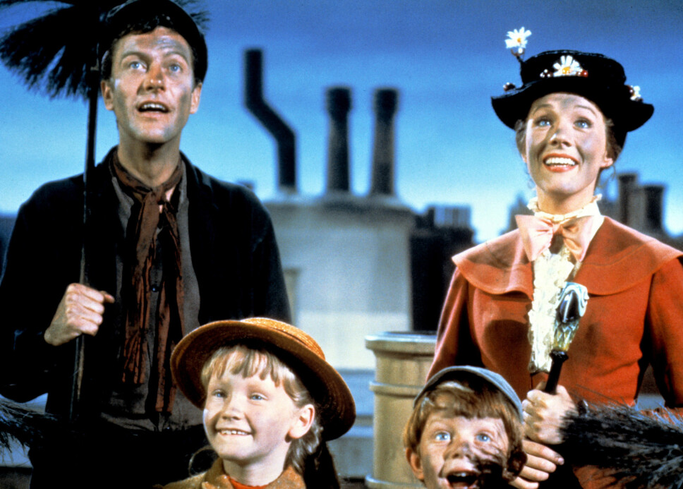 DEBUTFILMEN: 29 år gammel
spilte Julie rollen som «Mary
Poppins». Hennes medskuespiller,
Dick Van Dyke er nå
92 år gammel, og spiller i den
nye versjonen av filmen – 54
år etter originalen.