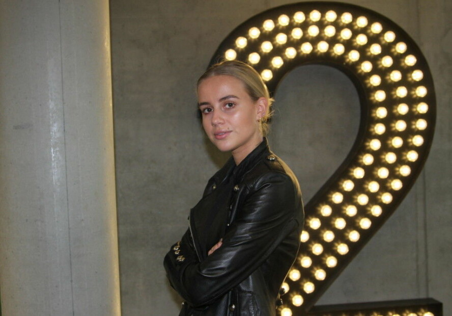 ANNIKEN JØRGENSEN: Etter mange år i rampelyset og ulike prosjekter gjør hun seg klar til å svinge på parketten. Hun har i mange år ønsket å være med, og nå ser hun veldig frem til denne opplevelsen.