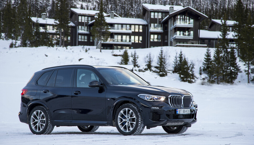HYTTERACER: Nye BMW X5 blir nok å se i et hyttefelt nær deg.