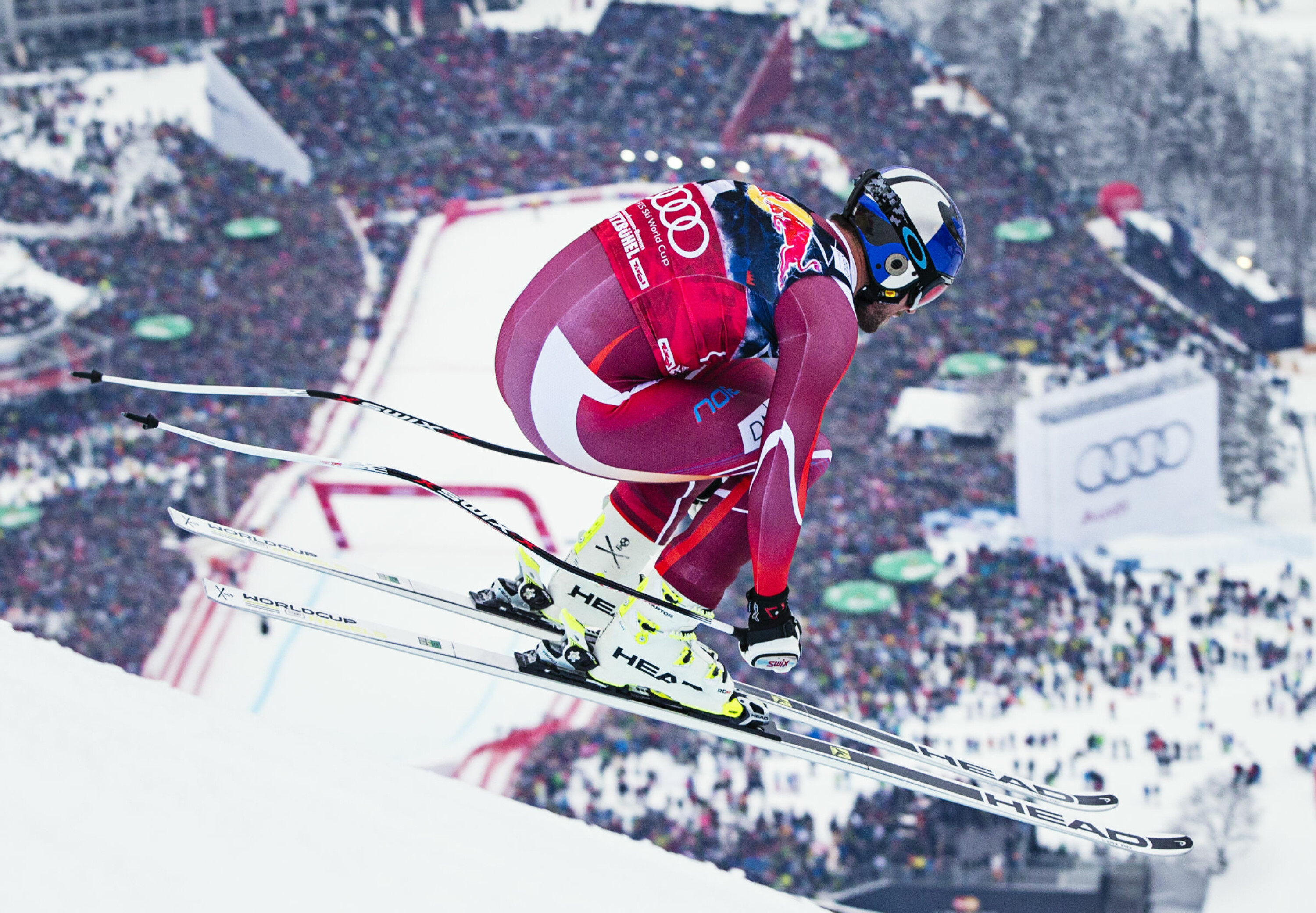 HAUSBERGKANTEN: Aksel Lund Svindal, en av kanonene i fartsdisiplinenen, over den fryktede Hausbergkanten.