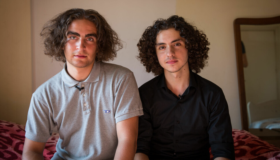 SAMME FRISYRE: Marlon og Osama
møttes i Libanon, og førsteinntrykket
ble lettere da de oppdaget at
de hadde lik hårfrisyre.