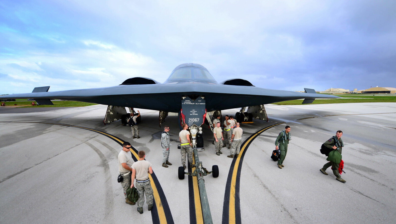 <b>KRIGSVETERAN:</b> «Spirit of Arizona» fotografert på Anderson AFB på Guam under en global øvelse i 2017. Markeringene på nesehjulsdøren viser at flyet da hadde utført 11 skarpe bombetokt.