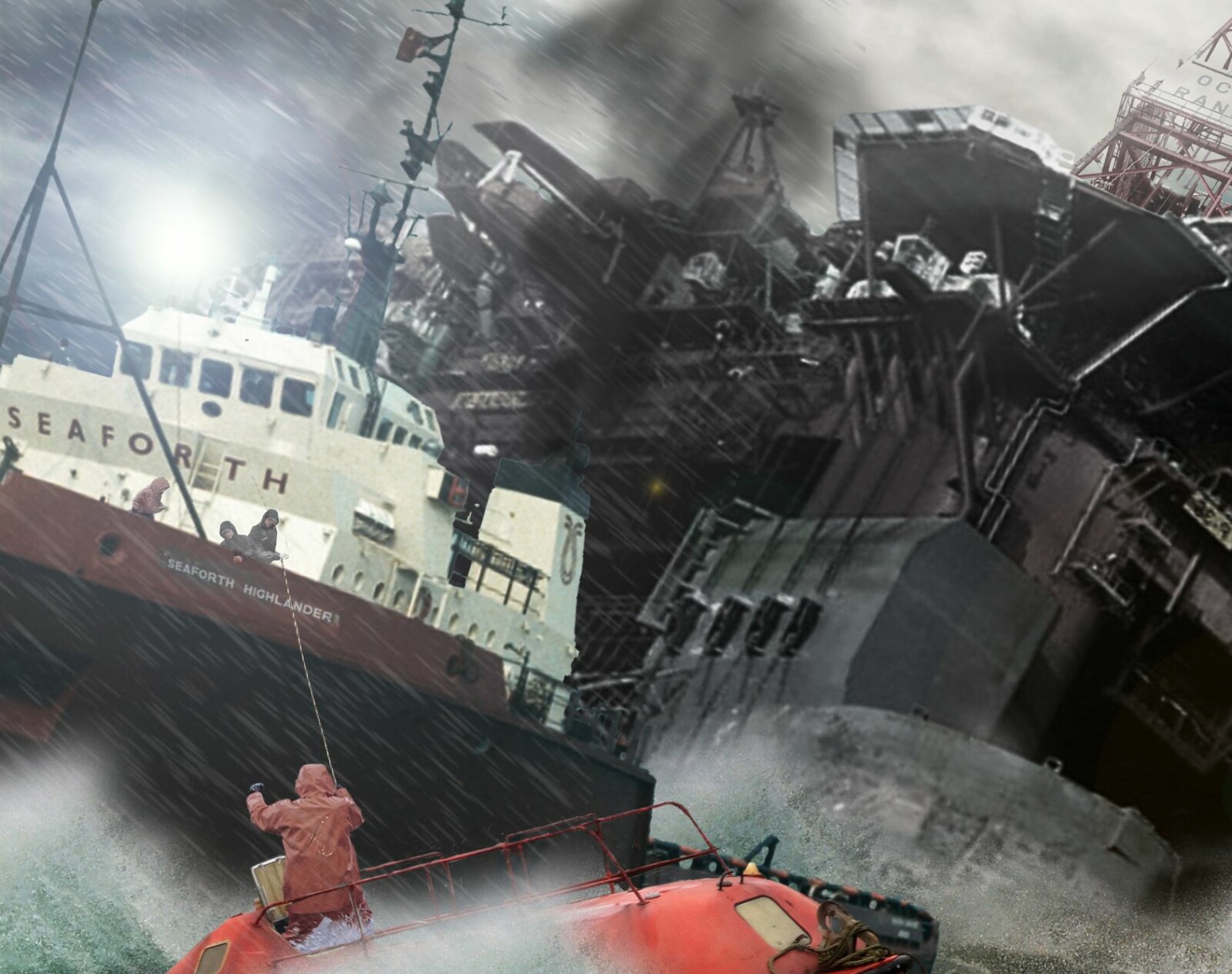 <b>KJEMPET:</b> Mannskapet på supplyskipet Seaforth Higlander forsøker å redde mannskap fra livbåten de satt i.