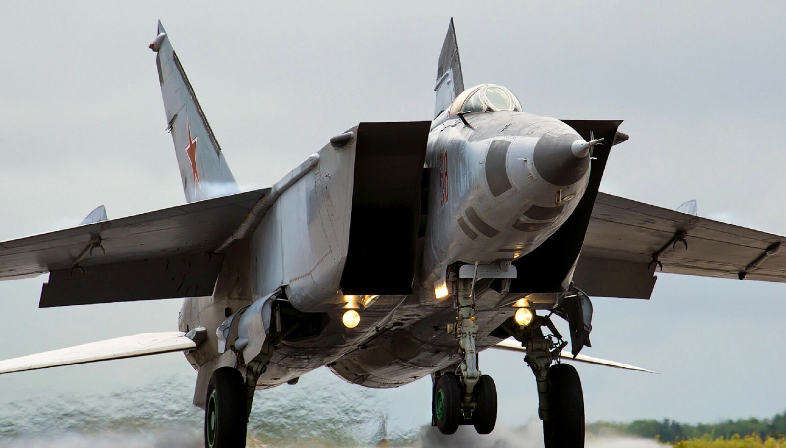 <b>SUPERSONISK:</b> Da den sovjetiske piloten hoppet av med en MiG-25 Foxbat, var det verdens raskeste jagerfly.