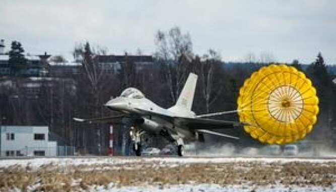 <b>"VETERANFLY":</b> De norske F-16-flyene har tjenestegjort i snart 40 år. Evensen håper å bli pensjonist sammen med de siste.