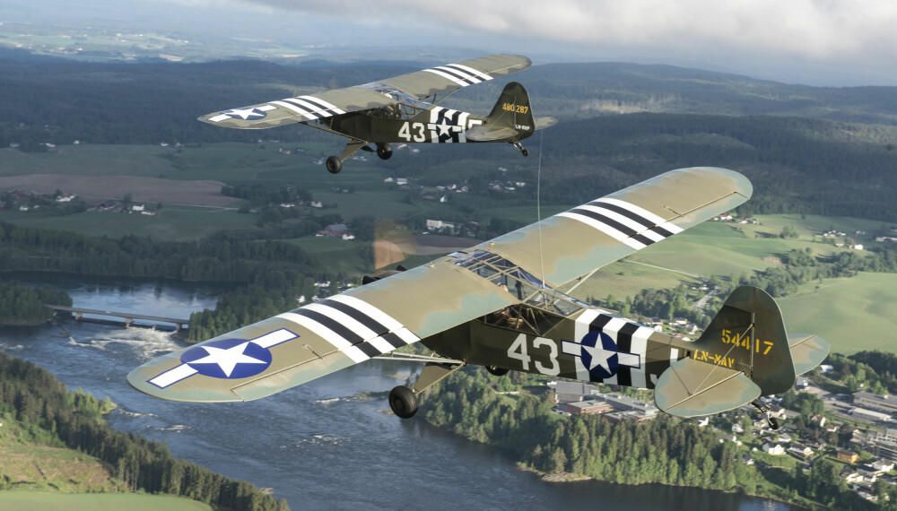 <b>STRIPER:</b> De tre Cub-ene har alle "invasjonsstriper". Flytypen deltok i operasjon Overlord, men Cub-ene på Kjeller ble alle produsert for sent til å være med under invasjonen i Normandie.