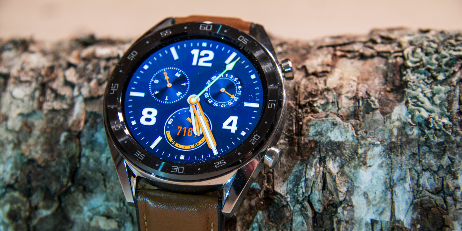 <b>SMARTKLOKKE: </b>Huawei Watch GT er litt smartklokke og litt treningsklokke.