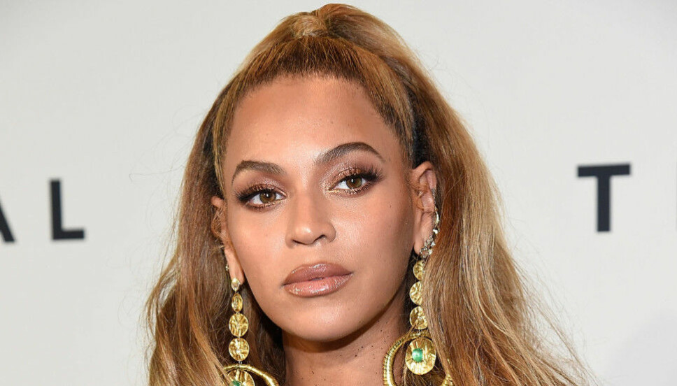 MYSTERIUM: Beyoncé bruker isklumper til å varme opp vokalen. Hvorfor isklumpene skal være håndrullet er det ingen som vet.