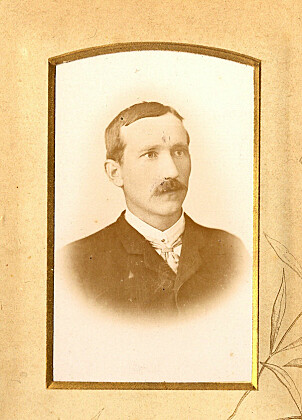 <b>UNG MANN:</b> Reinert Godtfred Jonassen, cirka 1897 - året da livet tok en ny vending for kapteinen fra Farsund.