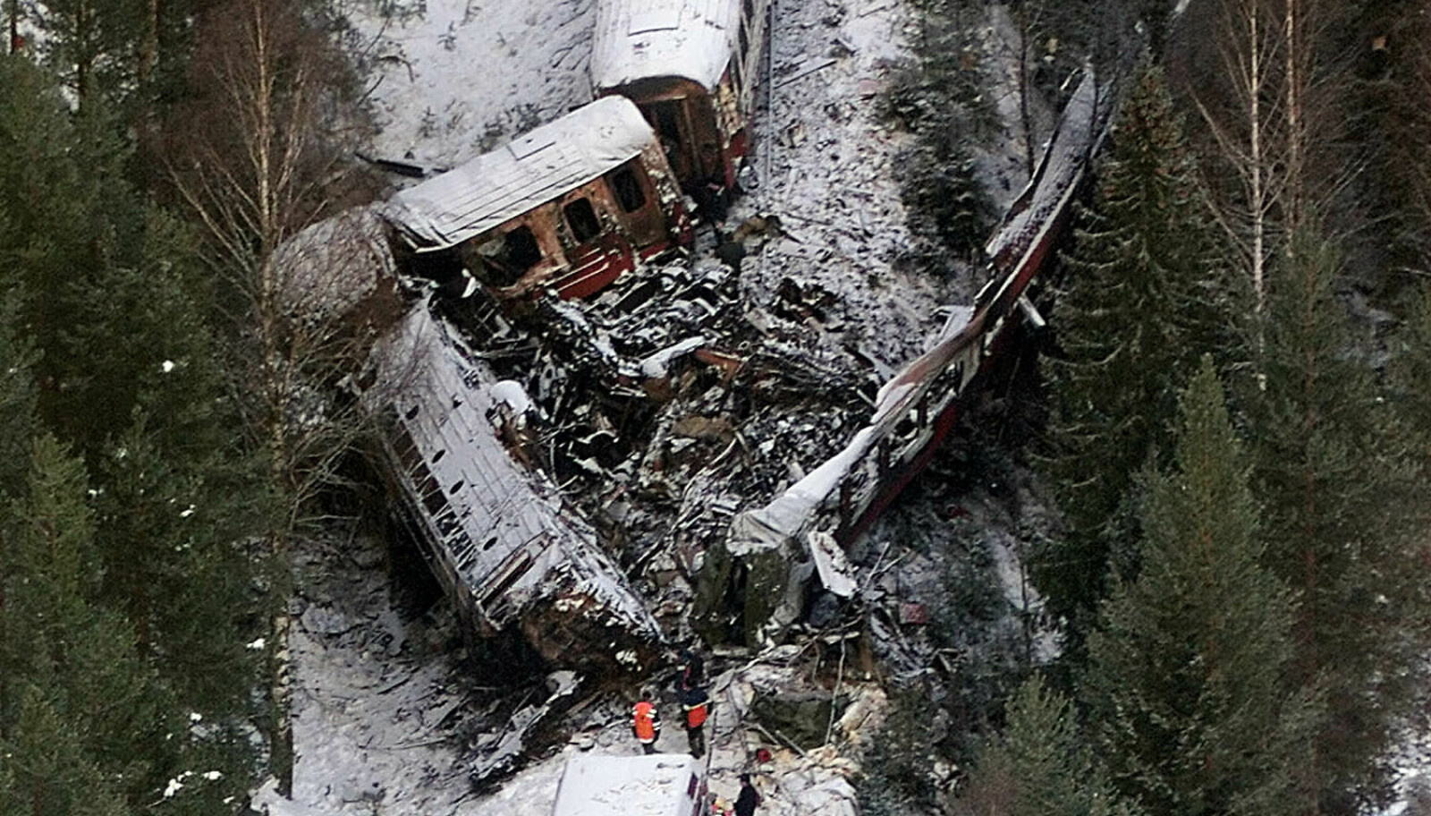 <b>JANUAR 2000:</b> Togulykke på Rørosbanen, 19 mennesker omkom. Foto: Terje Bendiksby, SCANPIX