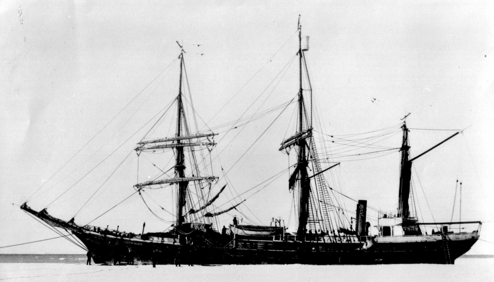 <b>DØRÅPNER: </b>Polarskipet "Deutschland" var Wilhelm Filchners base da han ville lede en ekspedisjon over Antarktis, men endte ni måneder fastfrosset i isen. Men han fikk et navn i polarkretser han visste å utnytte. Foto: Wikimedia Commons