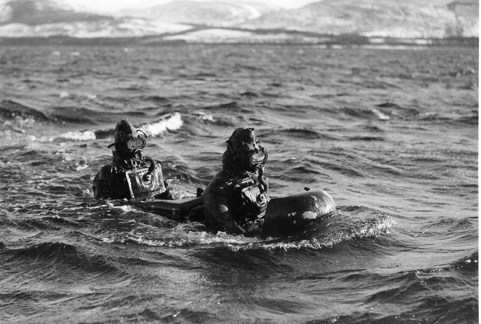 <b>MOT SLAGSKIP:</b> Den menneskelige torpedoen "Chariot". To av disse hang under "Arthur" – ført av Leif Larsen- inn Trondheimsfjorden i et forsøk på uskadeliggjøring av slagskipet "Tripitz" – Shetlandsgjengens desidert mest kompliserte operasjon.