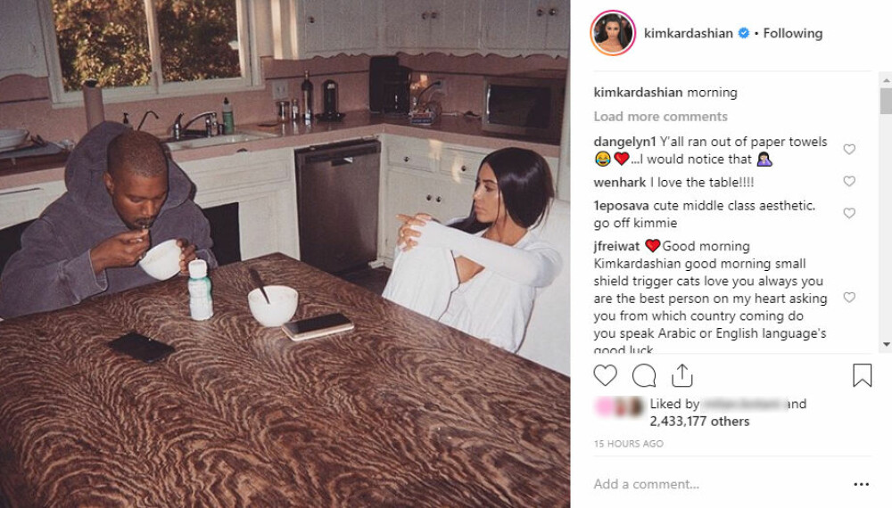 MIDDELKLASSEHJEM: Dette er dette bildet som har fått mange av følgerne til Kim Kardashian til å kritisere henne og ektemannen Kanye for å «leke» middelklasse.