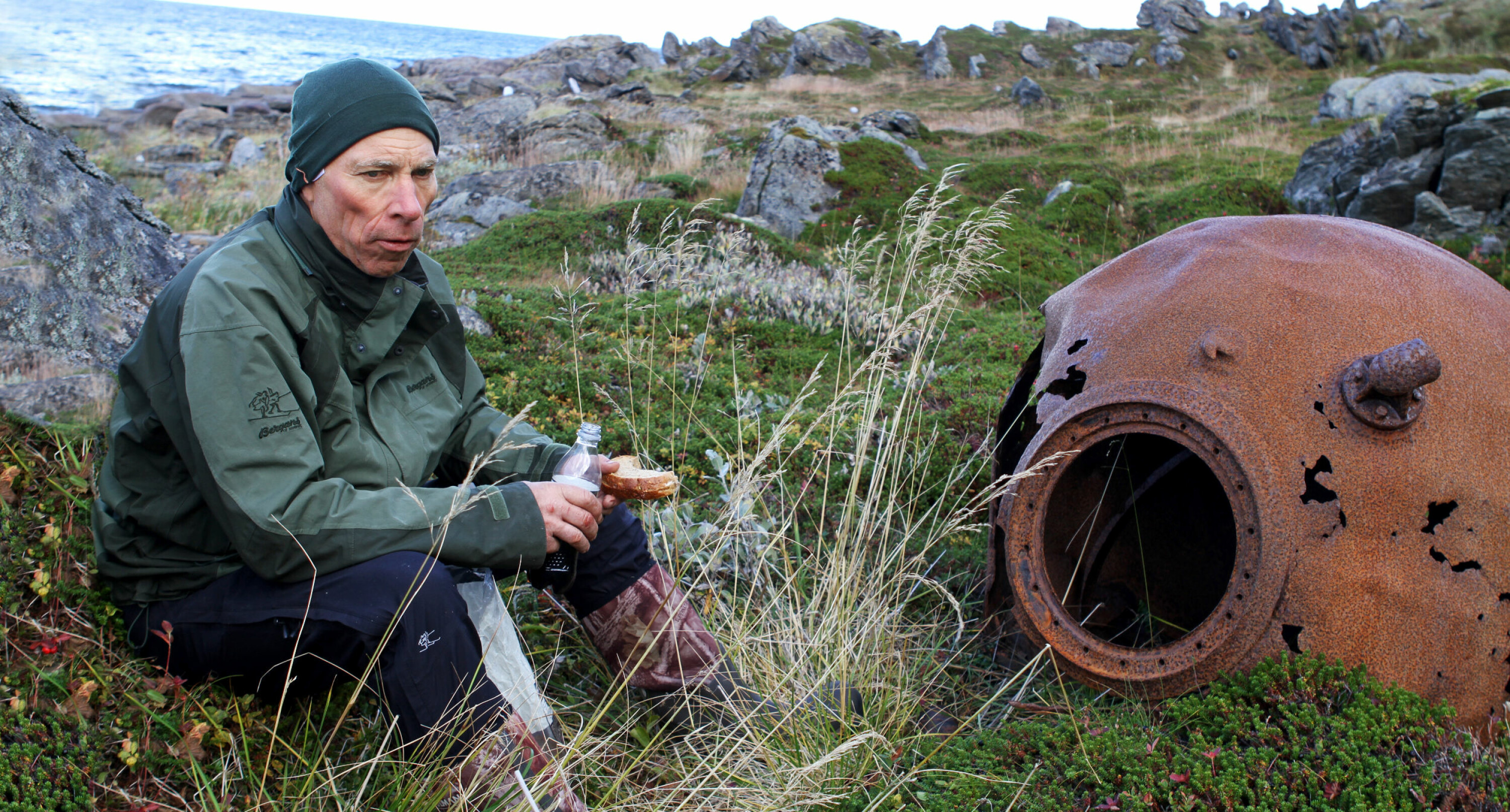 DYREKJØPT ERFARING: Dag Kjelsaas har erfart at selv på korte turer kan det bli livsviktig å ha noe mat i sekken.