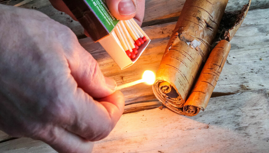 KJEKT Å HA: Vannsikre fyrstikker kan være kjekt å ha i sekken. De brenner noe kraftigere enn vanlige fyrstikker, og er også mer solide.