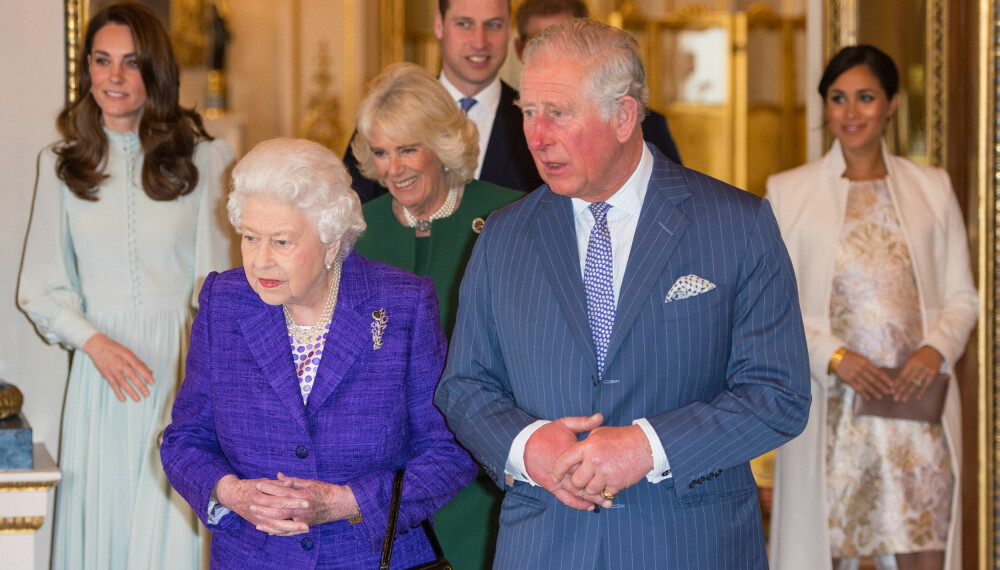 MÅ GRIPE INN?: Flere britiske kommentatorer mener at prins Charles eller dronning Elizabeth må gripe inn hvis forholdene mellom de to parene ikke bedrer seg.