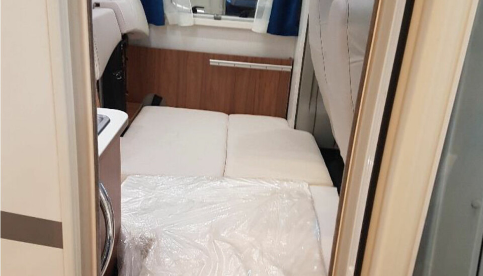 Denne sengeløsningen, ed plater og ekstra puter, får 'nei' på trafikkstasjonene.