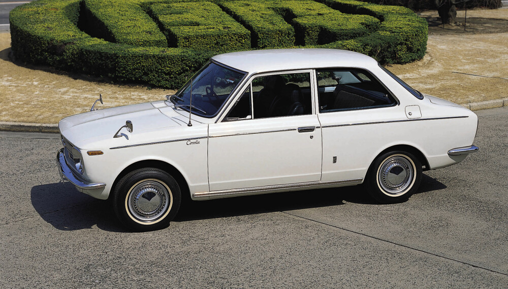 <b>FØRSTE GENERASJON:</b> Første Toyota Corolla kom i 1966, kun for det japanske markedet.