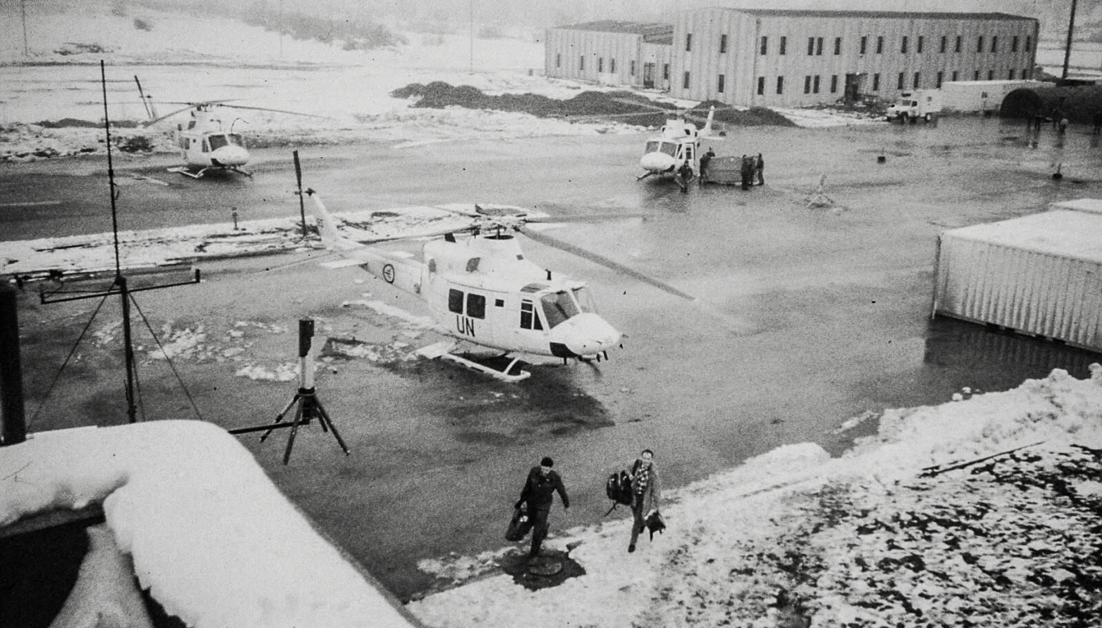 <b>TETT I TÅKA:</b> Tre av de norske helikoptrene på helipaden ved Blue Factory.
