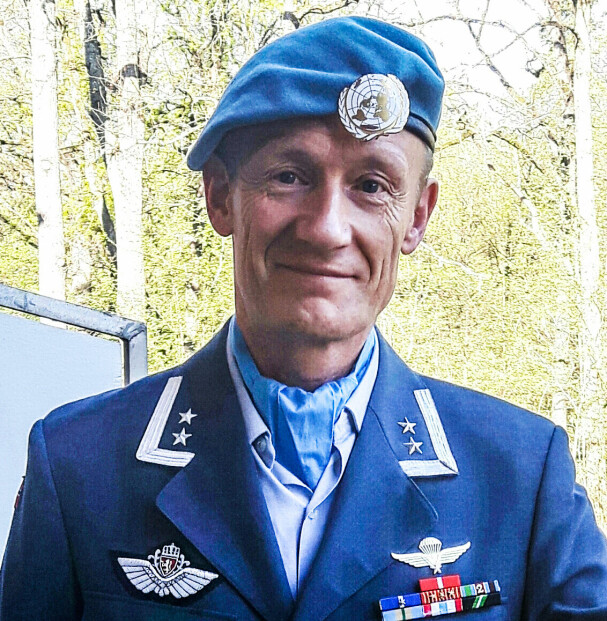 <b>SJEFEN:</b> Oberstløytnant Erik Dokken var sjef for de norske helikoptrene i Bosnia. Han tok beslutningen og autoriserte den hemmelige flygingen.