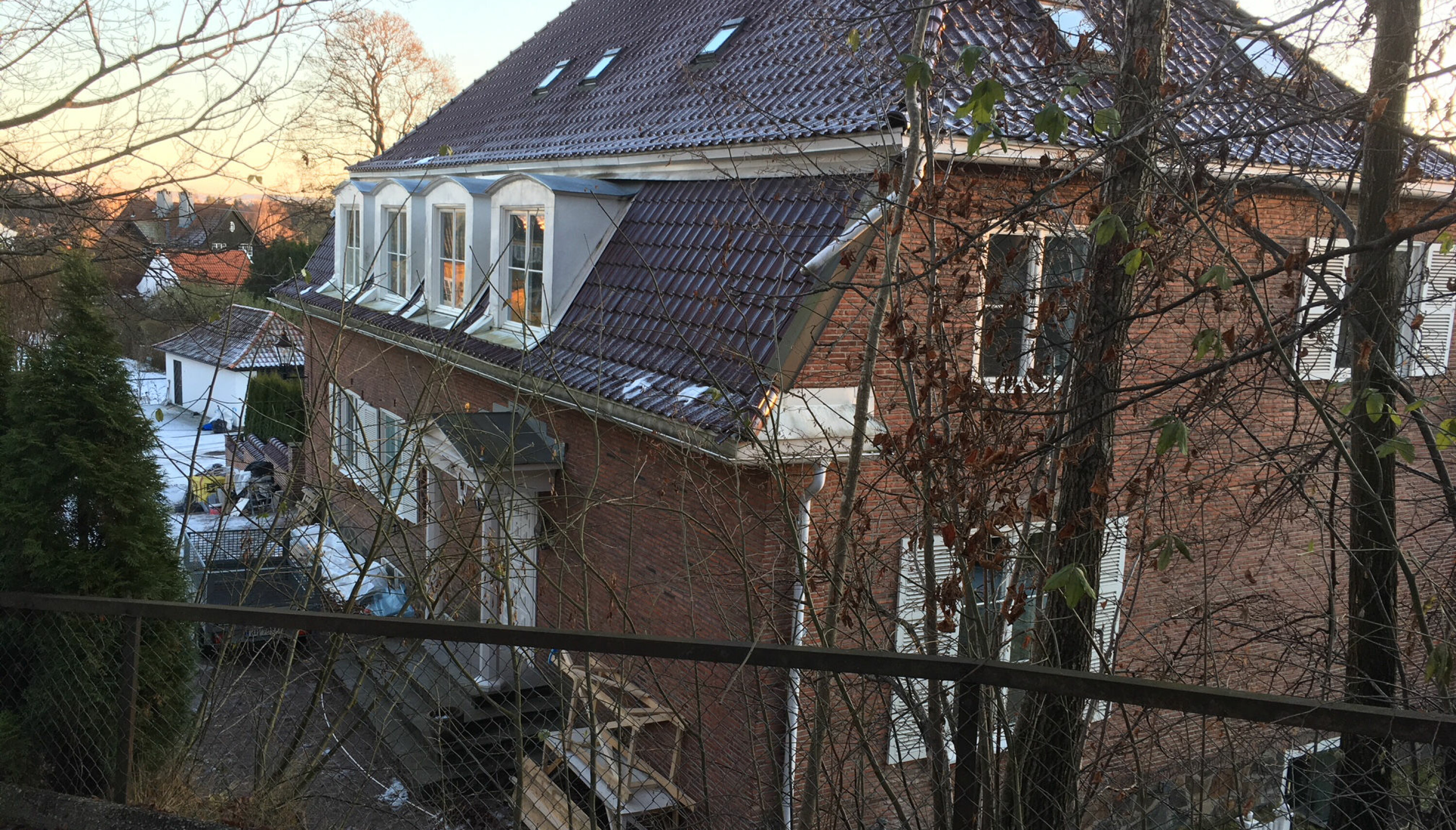 TJENESTEBOLIGEN: Alf Larsen Whist bodde i denne boligen på Abbediengen på Oslo vest, egentlig bygget som bolig for hans tjenerskap.