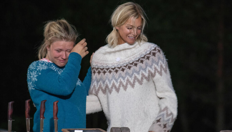 GIRL 
POWER: Tiril gråt av glede da hun stakk av med seieren i årets «Farmen kjendis». Her med finalist Kathrine Sørland.