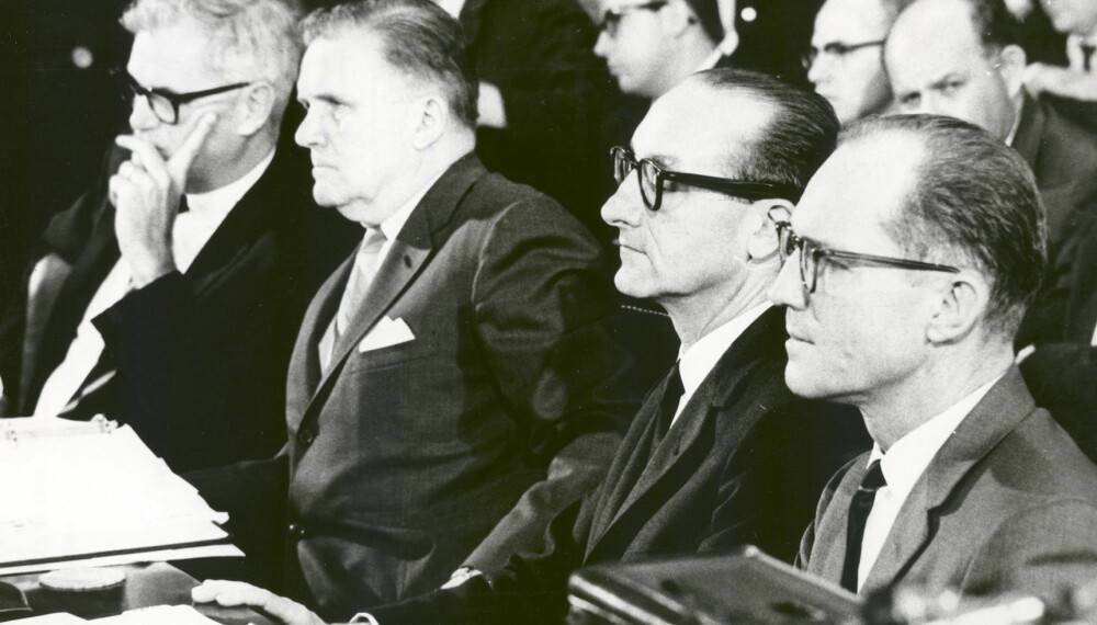 <b>LEDELSEN: </b>NASA-sjefer under en høring i kongressen etter ulykken. Fra venstre Robert C. Seamans, nestkommanderende, James E. Webb, øverste sjef, George E. Mueller, sjef for bemannet romfart, og Samuel C. Philips, sjef for Apollo-programmet.<b> </b>